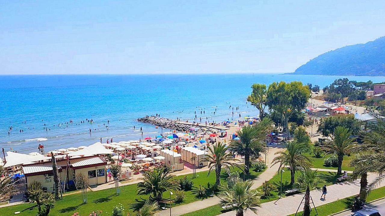 Appartamento Frontemare Marina dʼMarina dʼAndora Exteriör bild